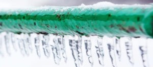 how to keep pipes from freezing