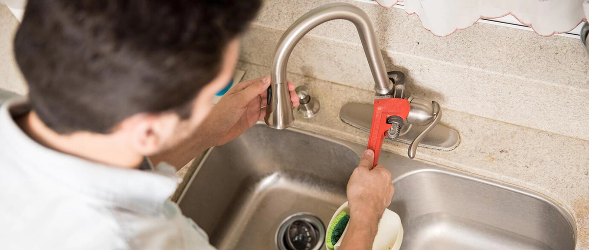 4-tips-for-replacing-faucets-on-old-sinks-01
