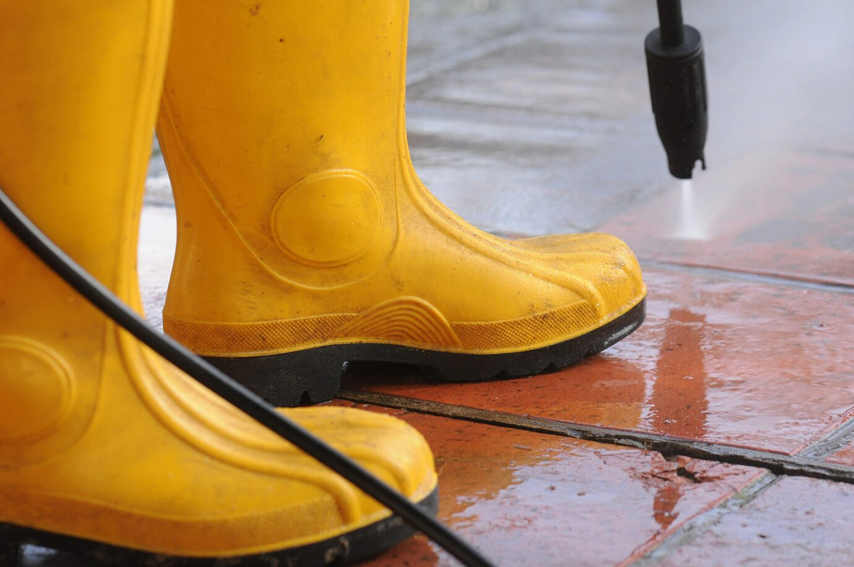 powerwash garage floor Toronto