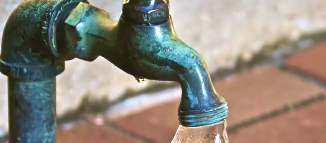 when-to-drip-faucets-to-prevent-frozen-pipes-in-toronto